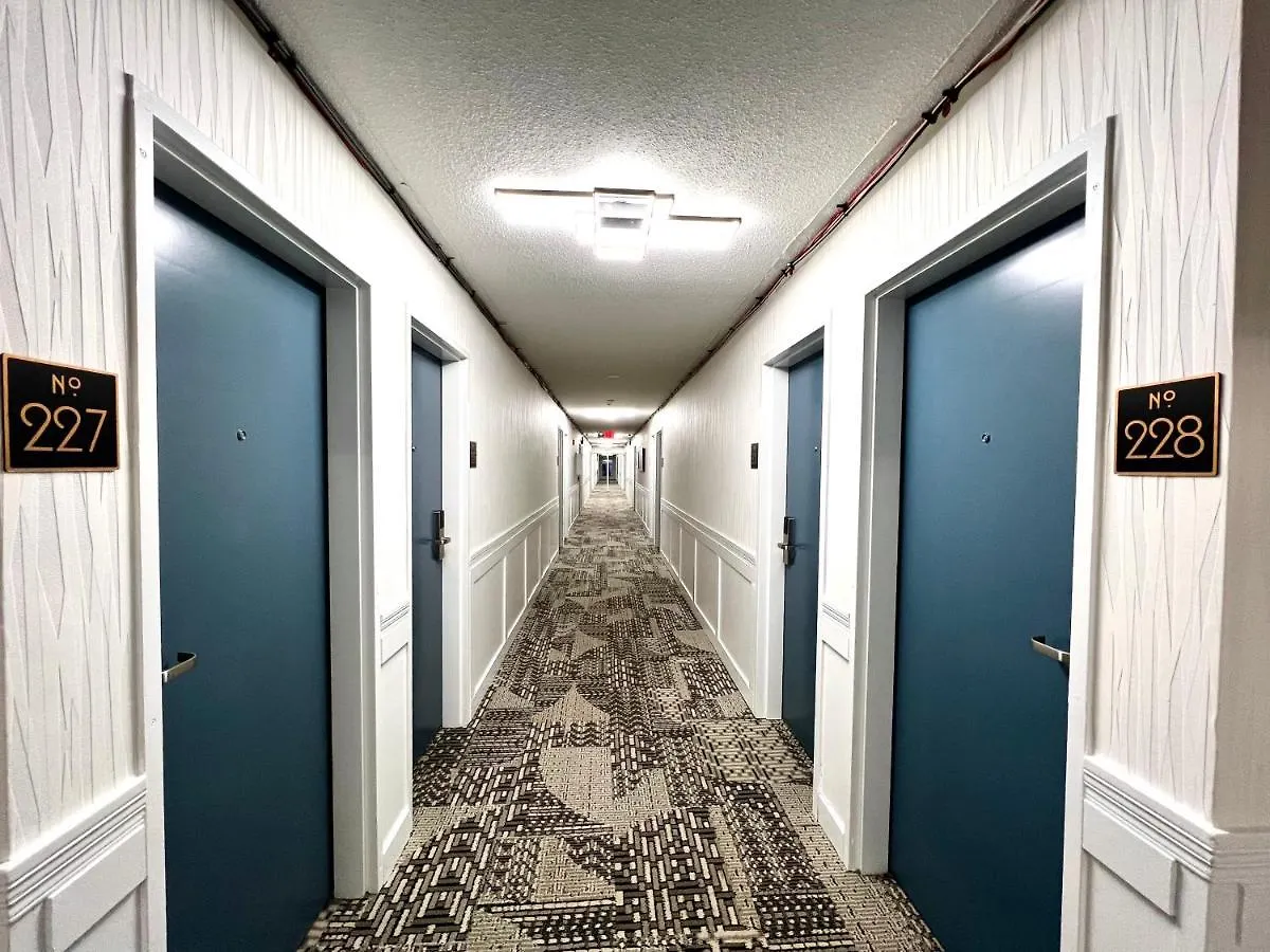 The Vic, Ascend Hotel Collection Виктория