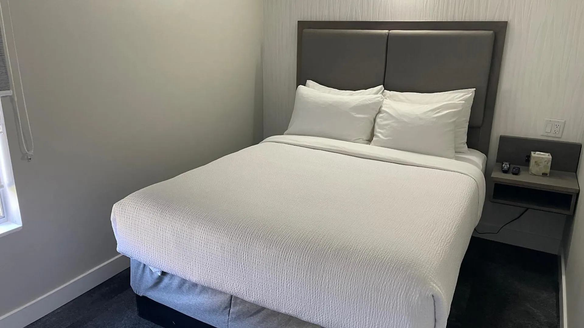 The Vic, Ascend Hotel Collection Виктория Канада